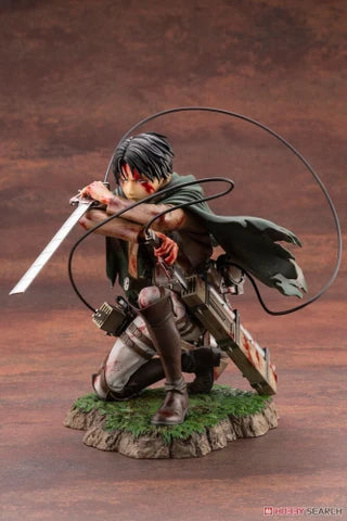 Levi Sitting 18 cm