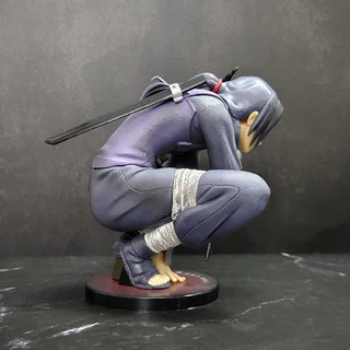 Itachi Uchiha – Crow Summoning Crouch Pose Action Figure