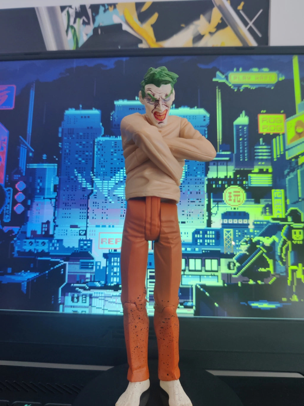 Joker Folding Hands Figure