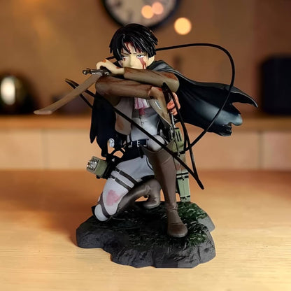 Levi Sitting 18 cm