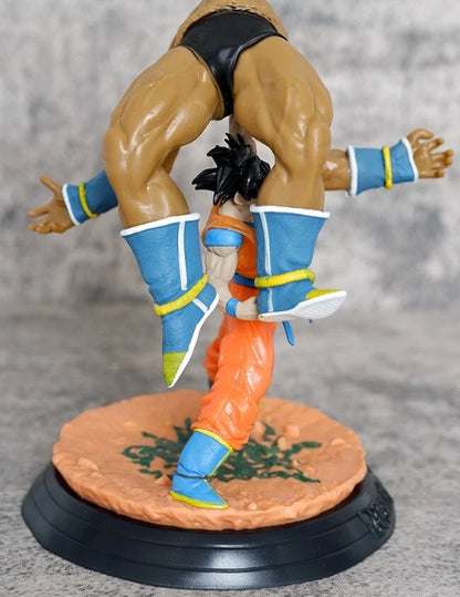 Dragon Ball Z Iconic Clash: Goku Lifts Nappa Figure