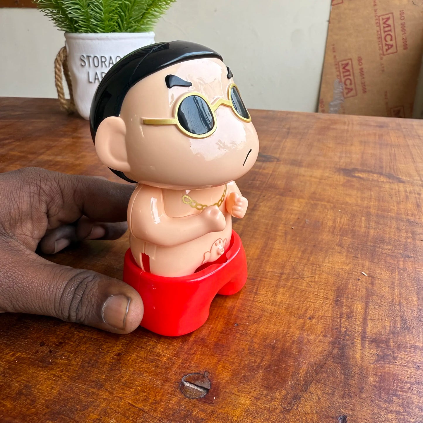 shinchan water gun